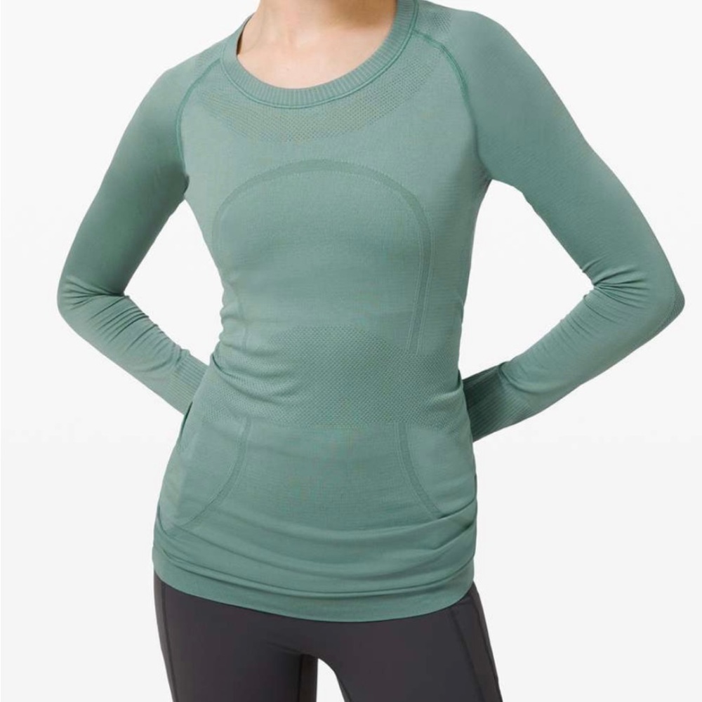 Lululemon swiftly tech teal color size 4